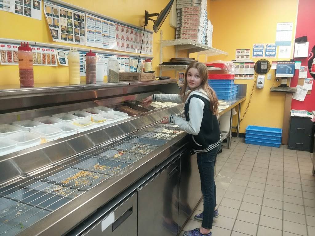 Dominos Pizza | meal delivery | 2885 Leechburg Rd, New Kensington, PA 15068, USA | 7243353100 OR +1 724-335-3100