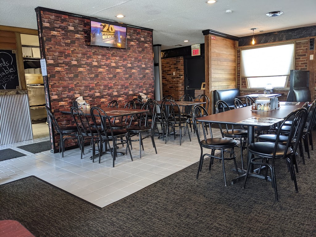 Chads’s Pizzeria | restaurant | 3215 Georgia St, Louisiana, MO 63353, USA | 5737546011 OR +1 573-754-6011