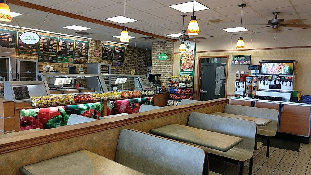 Subway - Restaurant | 2738 Scottsville Rd #12, Bowling Green, KY 42104, USA