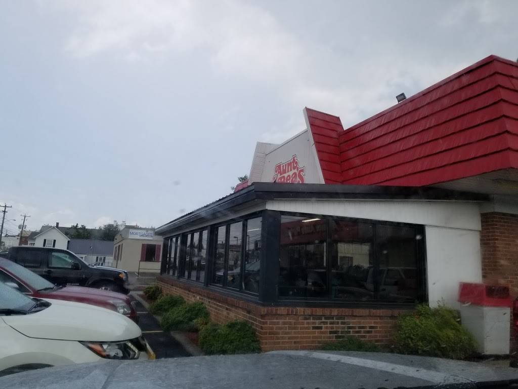 Aunt Beas Barbecue | restaurant | 125 N Main St, Hillsville, VA 24343, USA | 2767284221 OR +1 276-728-4221