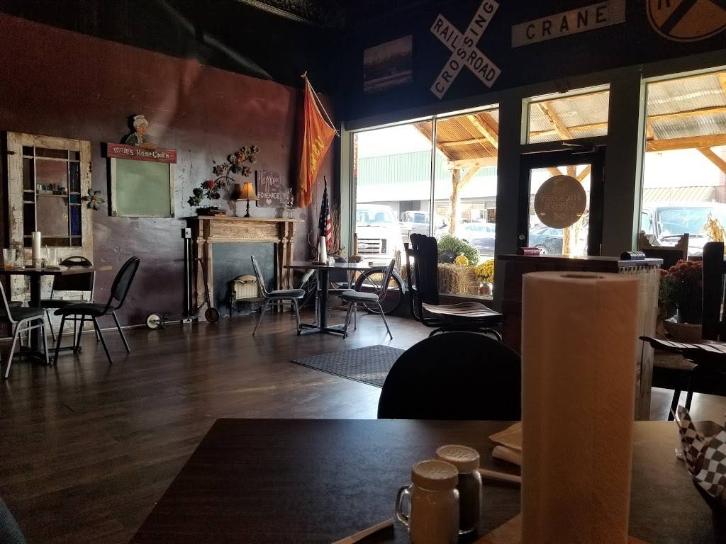 Hickory Grove Cafe | restaurant | 206 Main St, Crane, MO 65633, USA | 4177230213 OR +1 417-723-0213