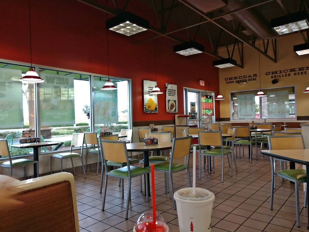 Del Taco | meal takeaway | 3150 Case Rd E, Perris, CA 92570, USA | 9519283675 OR +1 951-928-3675