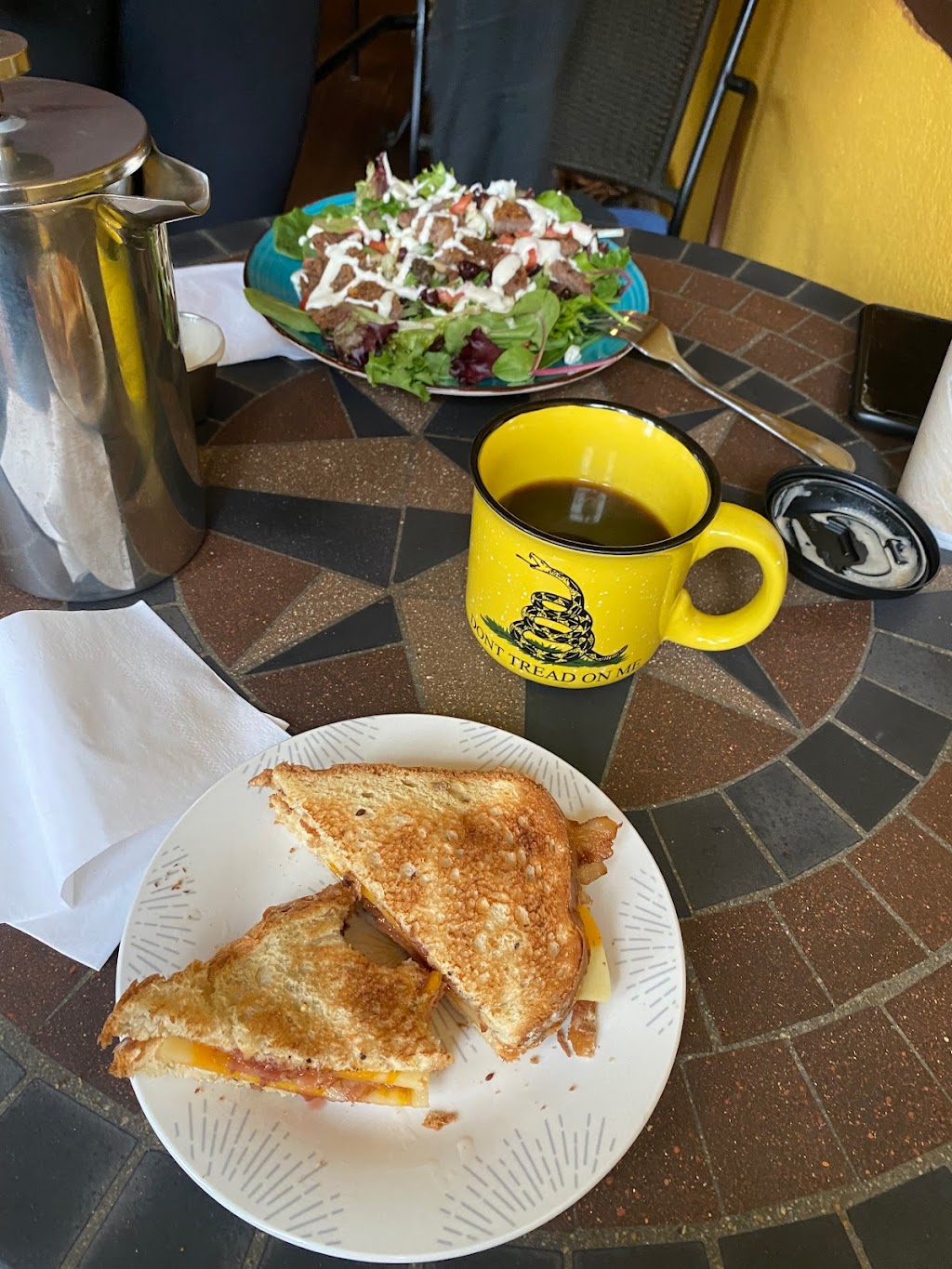 Callaways Coffee & Bistro | restaurant | 613 S Prairieville St, Athens, TX 75751, USA | 9036701000 OR +1 903-670-1000
