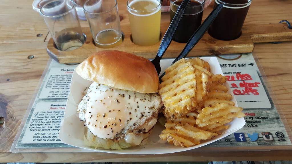 Cedar Creek Brewery | restaurant | 336 E Cedar Creek Pkwy, Seven Points, TX 75143, USA | 9034322337 OR +1 903-432-2337