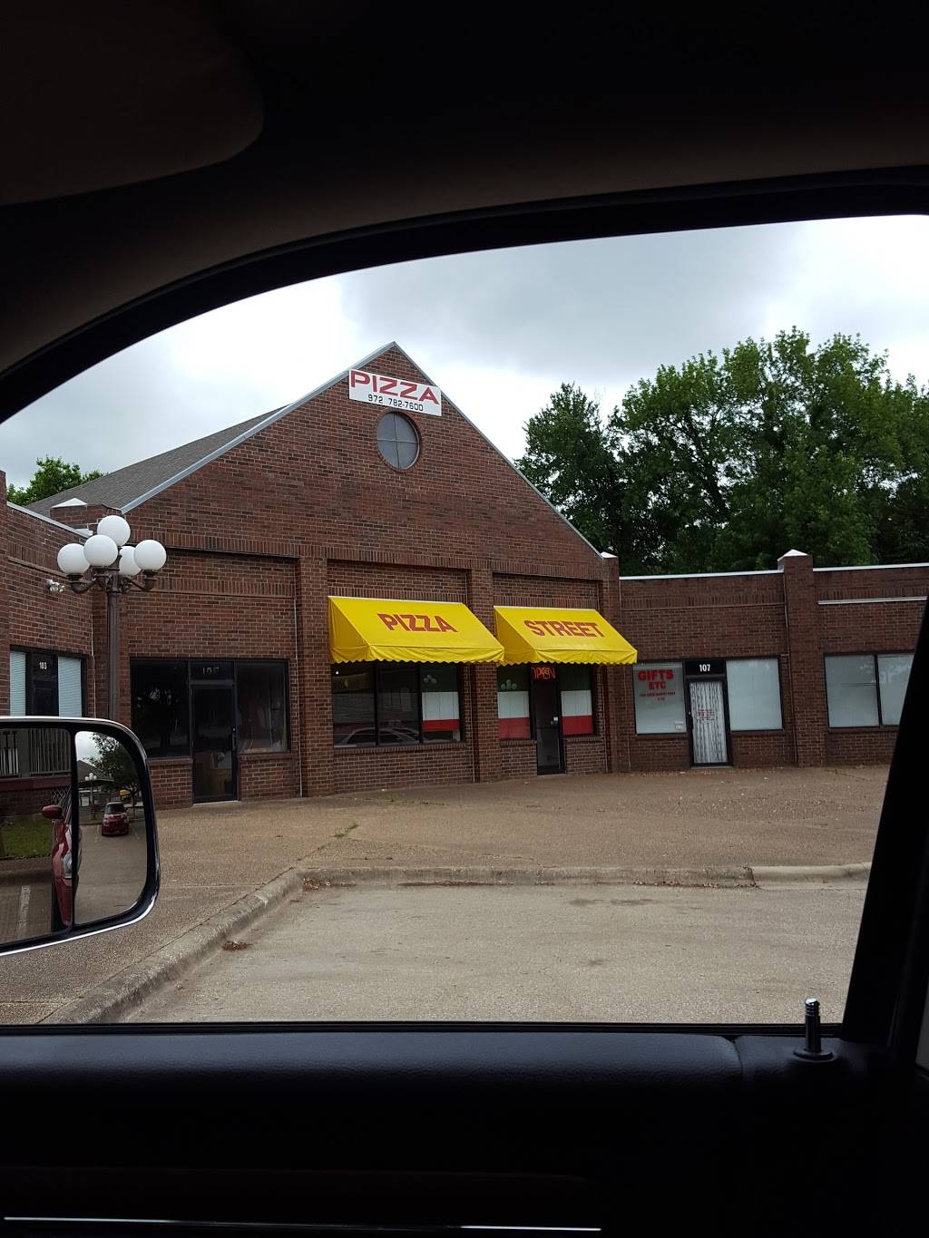 Pizza Street | restaurant | 1055 W Audie Murphy Pkwy #106, Farmersville, TX 75442, USA | 9727827600 OR +1 972-782-7600