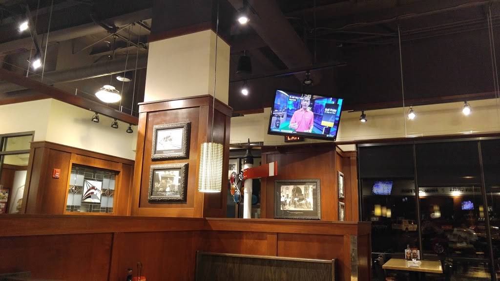 Bagger Daves - Fort Wayne | restaurant | 2886 E Dupont Rd, Fort Wayne, IN 46825, USA | 2604982082 OR +1 260-498-2082