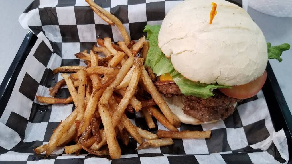 Bacon Diner | restaurant | 4 Oliver Ct, Bluffton, SC 29910, USA | 8432273012 OR +1 843-227-3012
