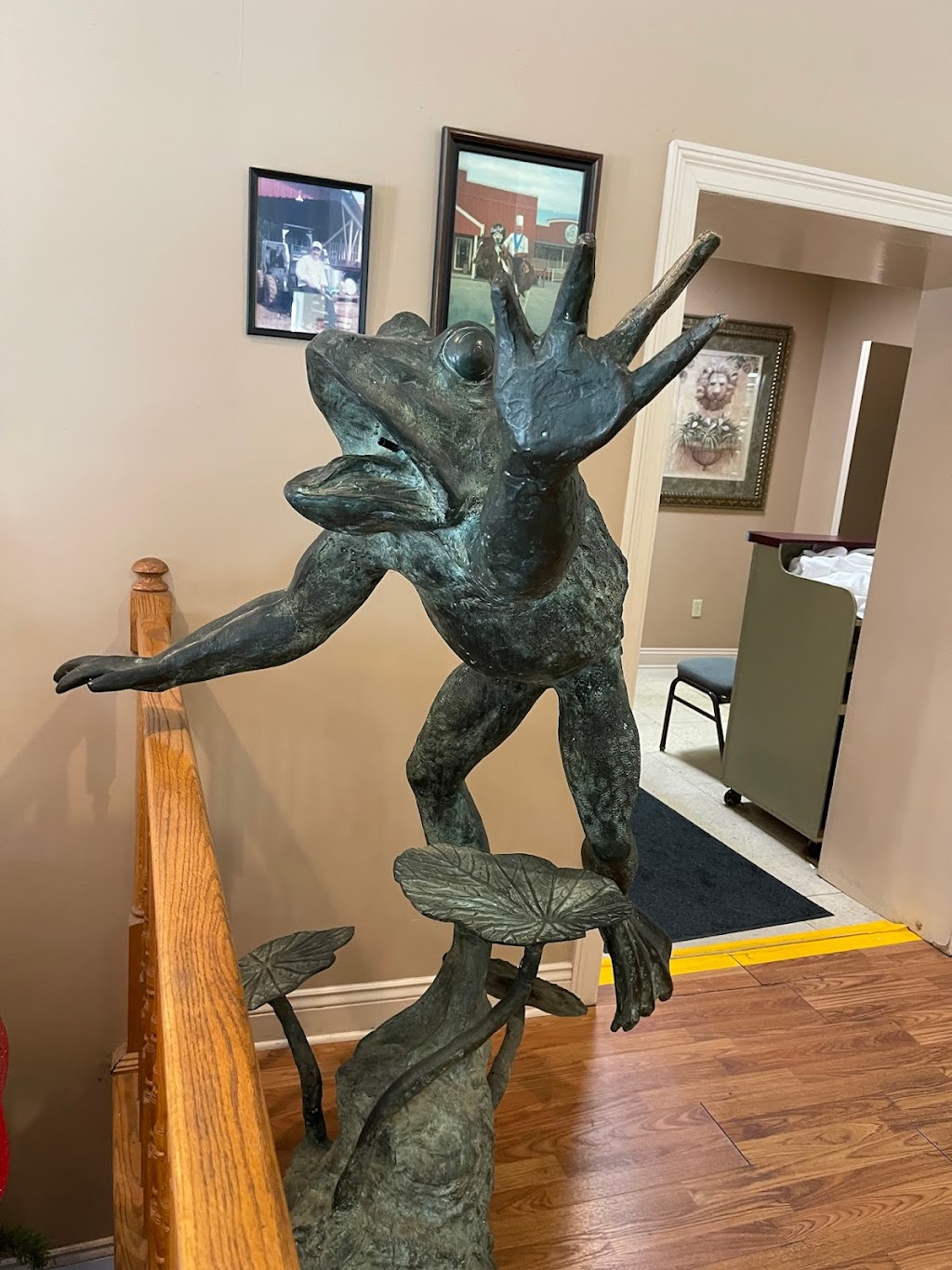 Chef Roys Frog City Cafe | cafe | 1131 Church Point Hwy, Rayne, LA 70578, USA | 3373347913 OR +1 337-334-7913