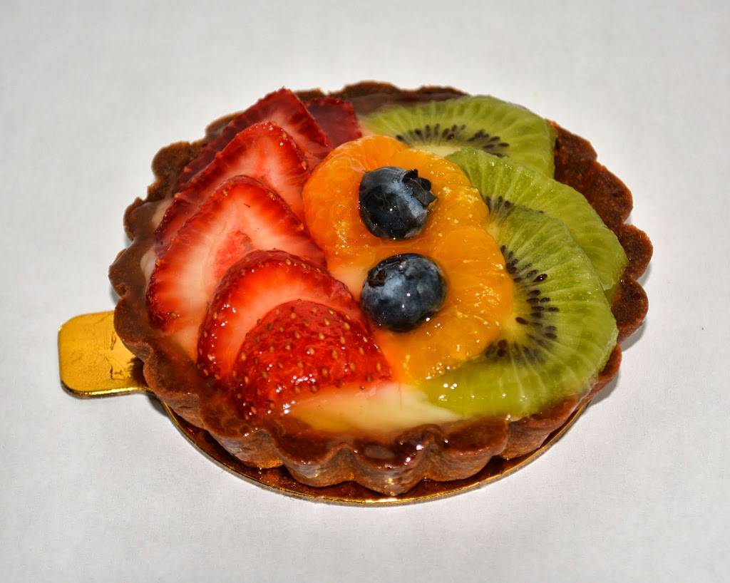 Voilà Pastry & Café | bakery | 5908 N Kings Hwy, Alexandria, VA 22303, USA | 7033291780 OR +1 703-329-1780