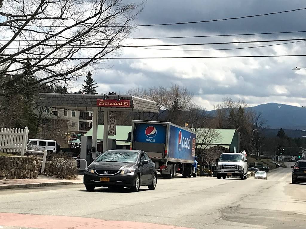 Stewarts Shops | cafe | 2711 Main St #1, Lake Placid, NY 12946, USA | 5185237825 OR +1 518-523-7825
