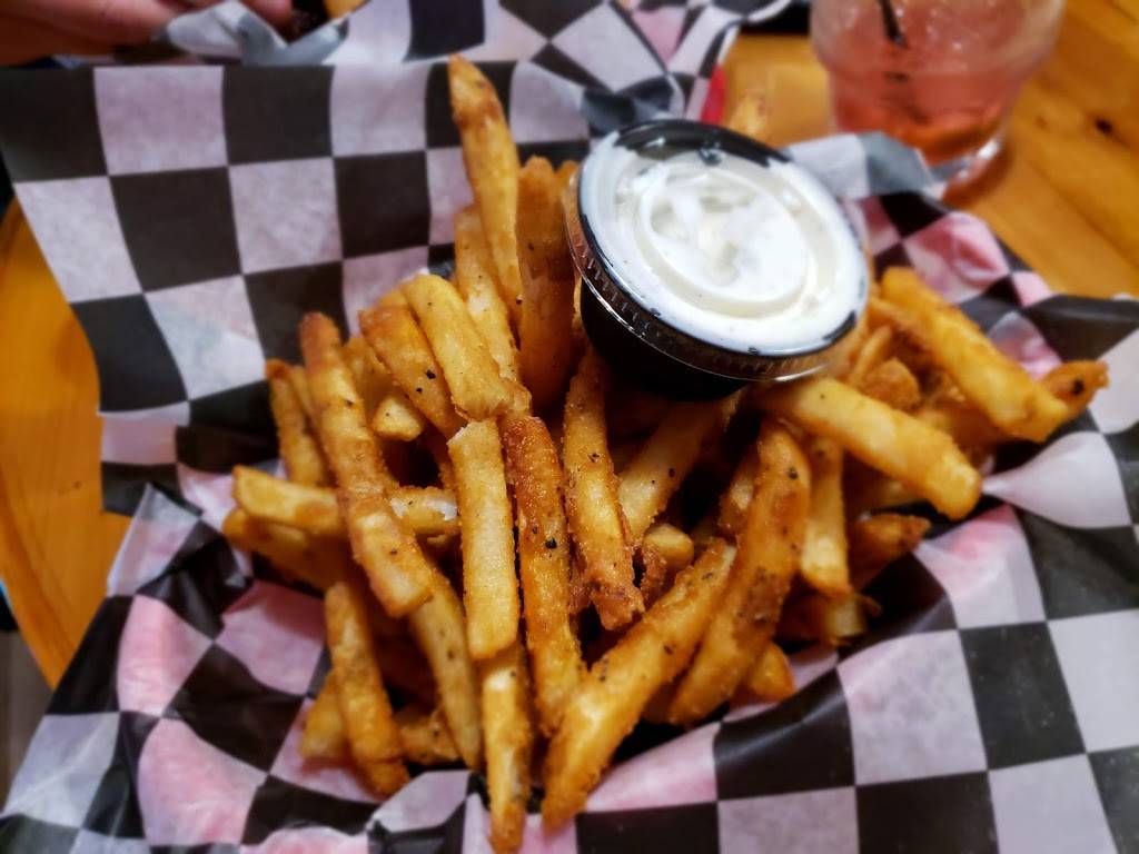 The Bern Bar and Grill | restaurant | 1904E S Glenburnie Rd, New Bern, NC 28562, USA | 2526315170 OR +1 252-631-5170