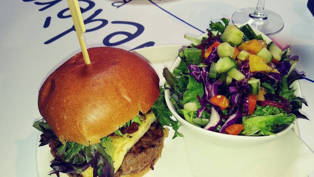Le Belvédère | restaurant | 155 Chemin Sainte-Anne A, Sorel, QC J3P 6J7, Canada | 4508557555 OR +1 450-855-7555