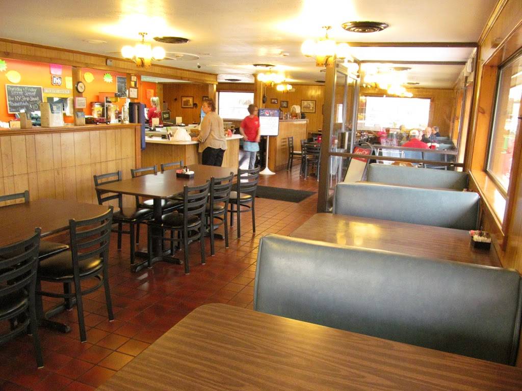 Hadleys Restaurant | restaurant | 328 Wilkesboro Ave, North Wilkesboro, NC 28659, USA | 3368388351 OR +1 336-838-8351