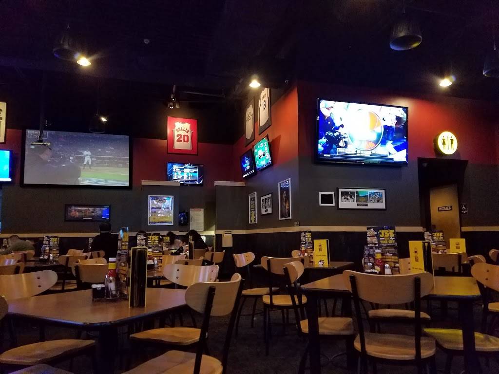 Buffalo Wild Wings Restaurant 1447 Richmond Ave, Staten Island, NY