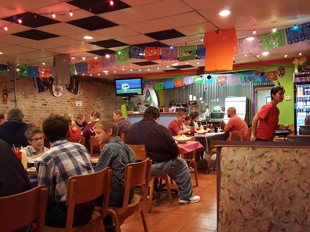 Little Don Juans Mexican restaurant | restaurant | 100 E Main St, Naples, TX 75568, USA | 9038970024 OR +1 903-897-0024