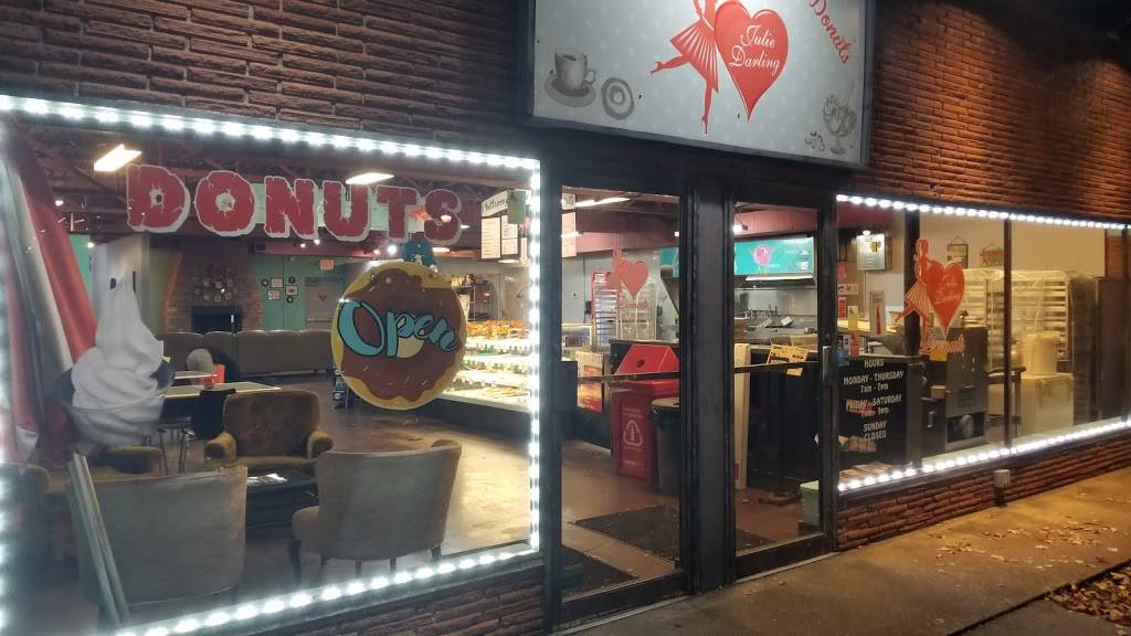 Julie Darling Donuts | bakery | 121 Frazier Ave, Chattanooga, TN 37405, USA | 4235913737 OR +1 423-591-3737
