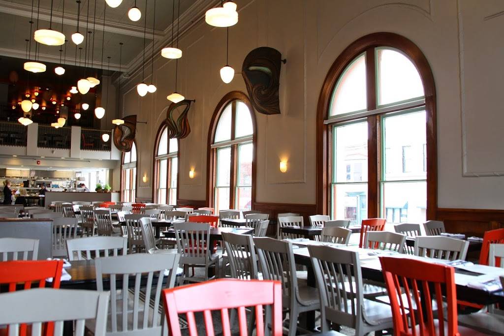 Merchants Pub and Plate | restaurant | 746 Massachusetts St, Lawrence, KS 66044, USA | 7858434111 OR +1 785-843-4111