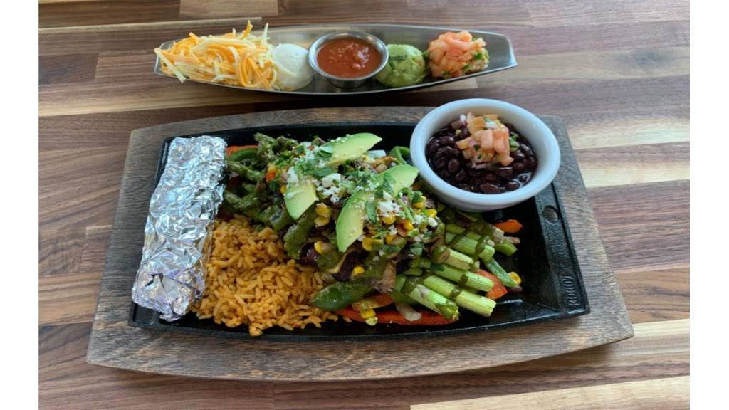 Chilis Grill & Bar | meal takeaway | 3585 W Shaw Ave, Fresno, CA 93711, USA | 5592714055 OR +1 559-271-4055