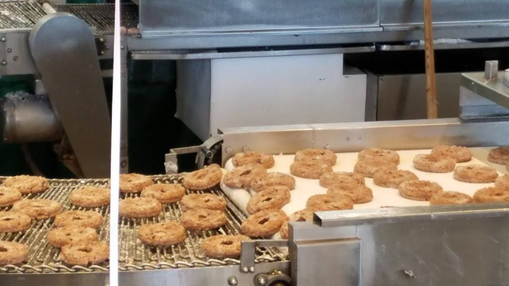 Krispy Kreme | bakery | 7777 E Central Ave, Wichita, KS 67206, USA | 3166183688 OR +1 316-618-3688