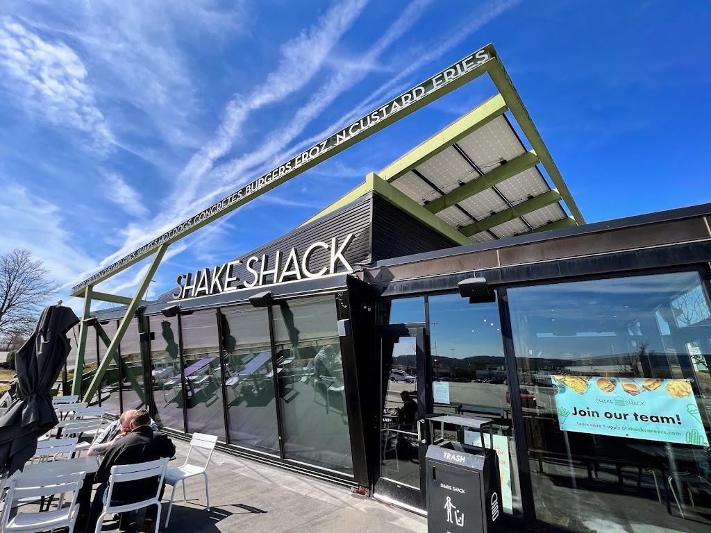 Shake Shack Restaurant 3JR3+3R, King of Prussia, PA 19406, USA