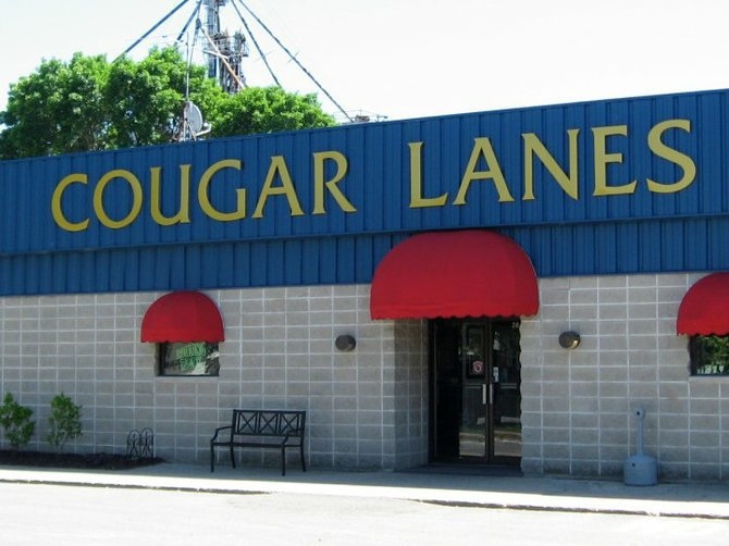 Cougar Lanes | restaurant | 204 Mill St, Clinton, WI 53525, USA | 6086762279 OR +1 608-676-2279