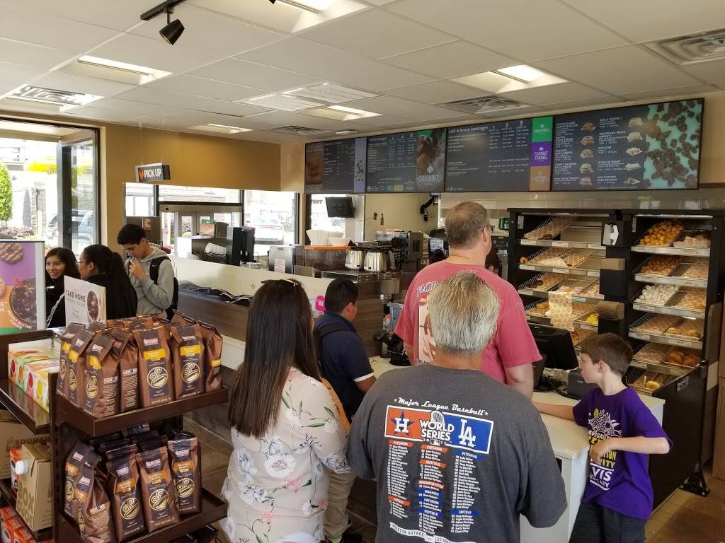 Dunkin | bakery | 2002 Yale St, Houston, TX 77008, USA | 8326497427 OR +1 832-649-7427