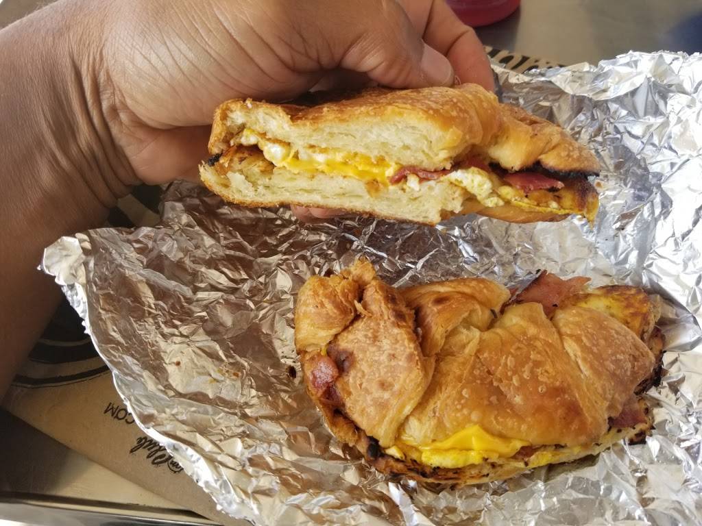 Manhattan Bagel | cafe | 2495 US-1, Lawrence Township, NJ 08648, USA | 6094069800 OR +1 609-406-9800