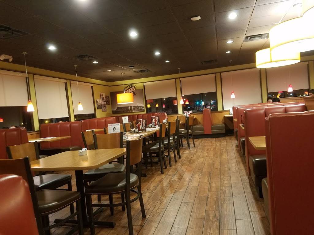 Denny's - Restaurant | 1681 Home Ave, Akron, OH 44310, USA