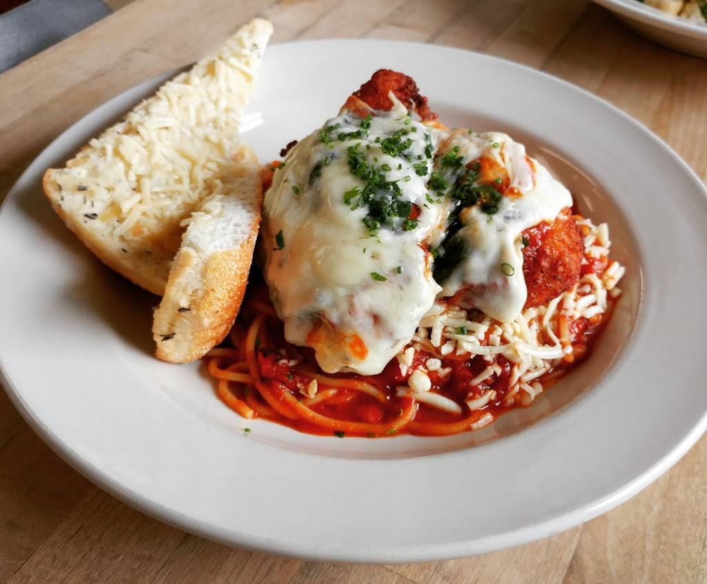 The Grist Bar and Table | restaurant | 103 S Main St, Lake Mills, WI 53551, USA | 9209452122 OR +1 920-945-2122