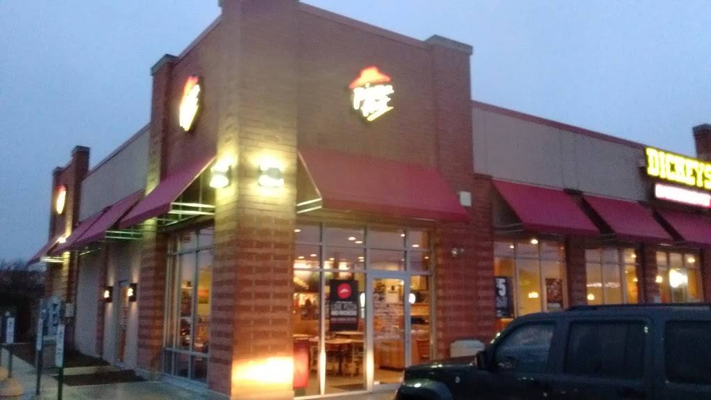 Pizza Hut | 7300 118th Ave Suite D, Kenosha, WI 53142, USA