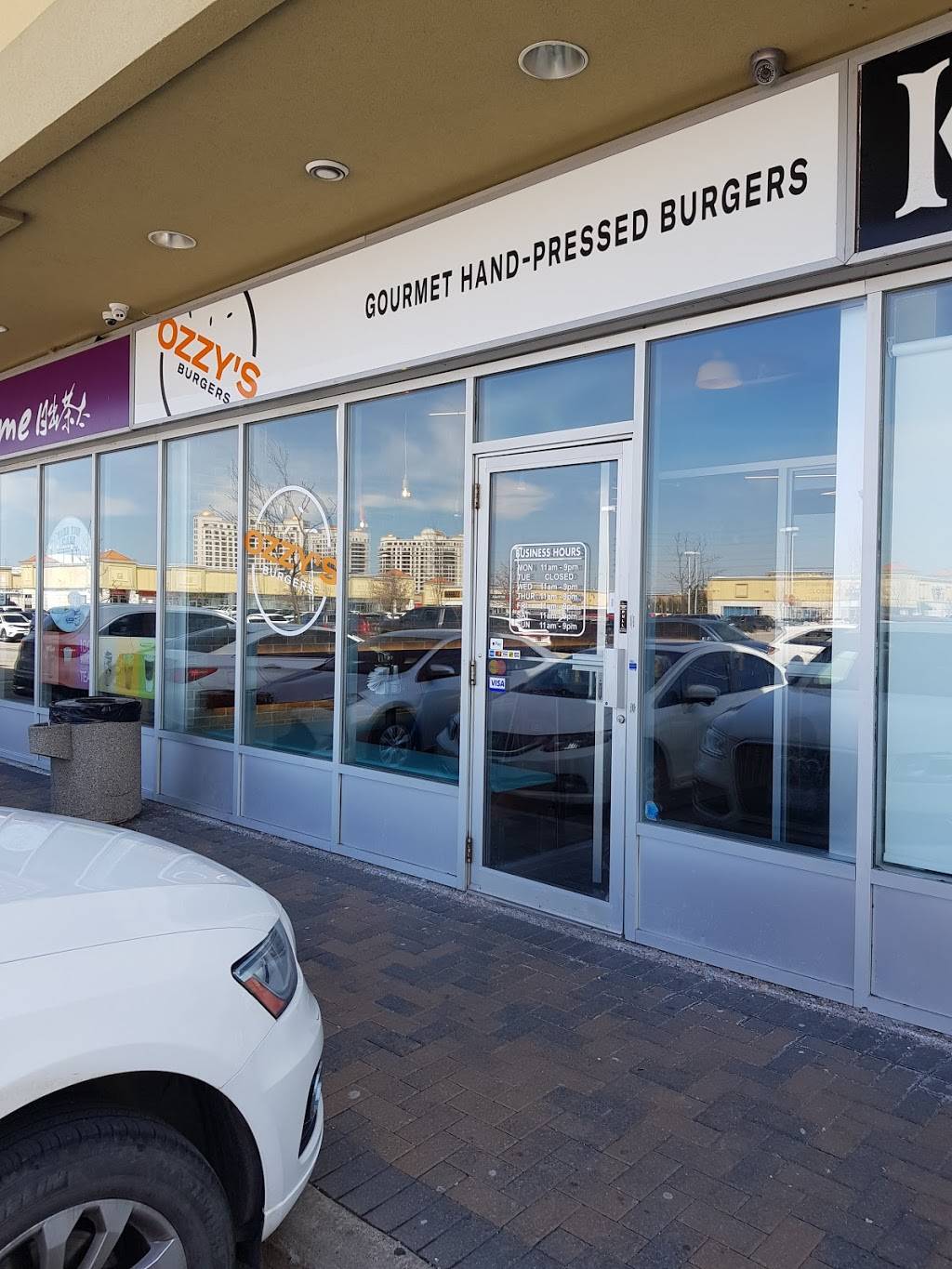 Ozzys Burgers Vaughan | restaurant | 3175 Rutherford Rd Unit 32, Concord, ON L4K 5Y6, Canada | 9055977983 OR +1 905-597-7983