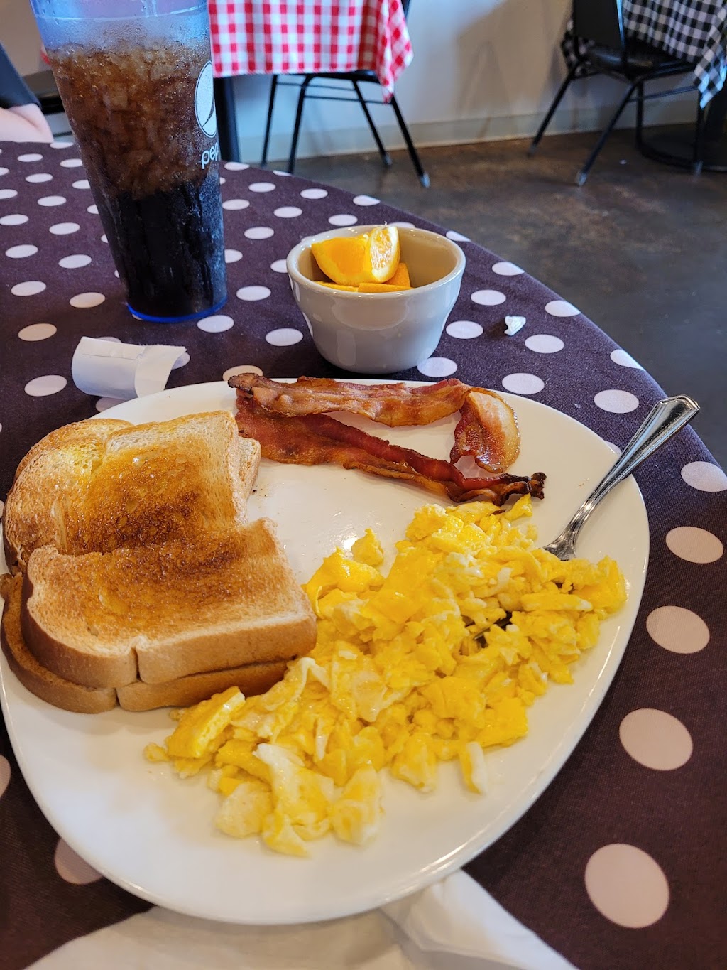 Route 66 Cafe At The Market | restaurant | 301 W Gary Blvd, Clinton, OK 73601, USA | 5804457008 OR +1 580-445-7008