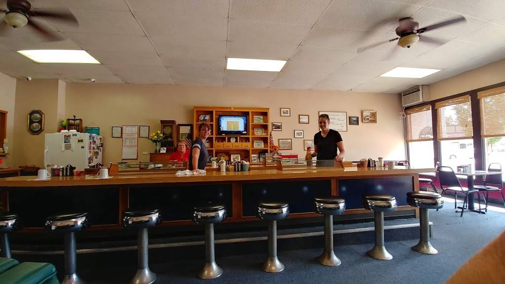 Honeybees Inc | restaurant | 15 W Main St, Geneva, OH 44041, USA | 4404664713 OR +1 440-466-4713