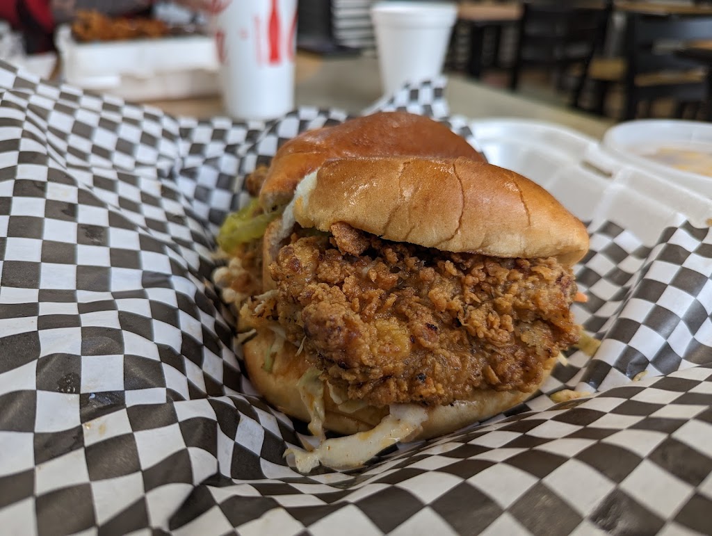 Fat Daddys HOT Chicken & Waffles | restaurant | 411 E Washington St, Ann Arbor, MI 48104, USA | 7345850557 OR +1 734-585-0557