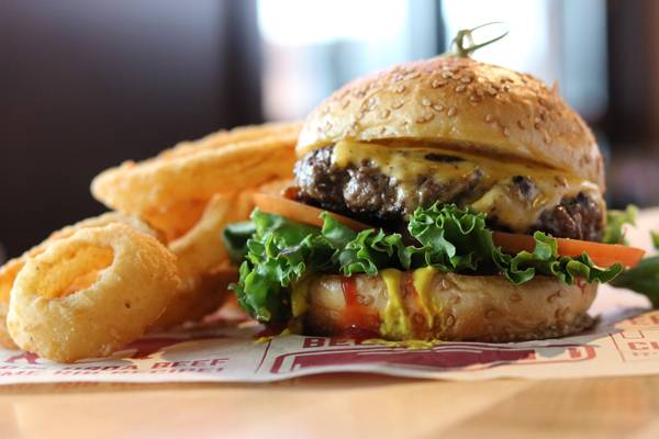 Bagger Daves - Fort Wayne | restaurant | 2886 E Dupont Rd, Fort Wayne, IN 46825, USA | 2604982082 OR +1 260-498-2082