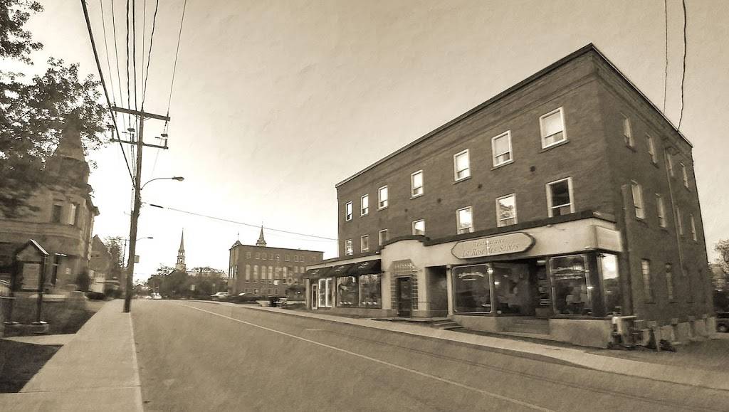 Rose Des Sables | restaurant | 270 Rue Dufferin, Sherbrooke, QC J1H 4M4, Canada | 8193465571 OR +1 819-346-5571