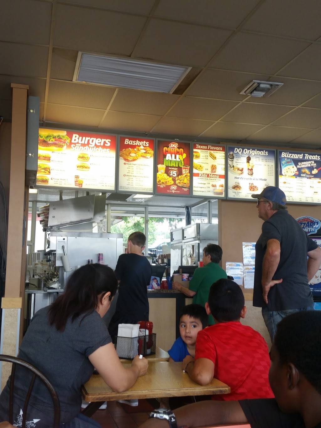 Dairy Queen Store | restaurant | 421 E Main St, Bellville, TX 77418, USA | 9798653661 OR +1 979-865-3661