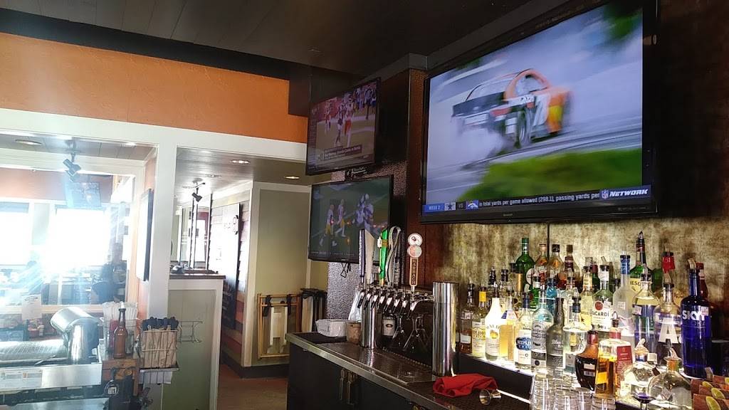 Chilis Grill & Bar | restaurant | 2727 S, US 77 Bypass, Kingsville, TX 78363, USA | 3615923840 OR +1 361-592-3840