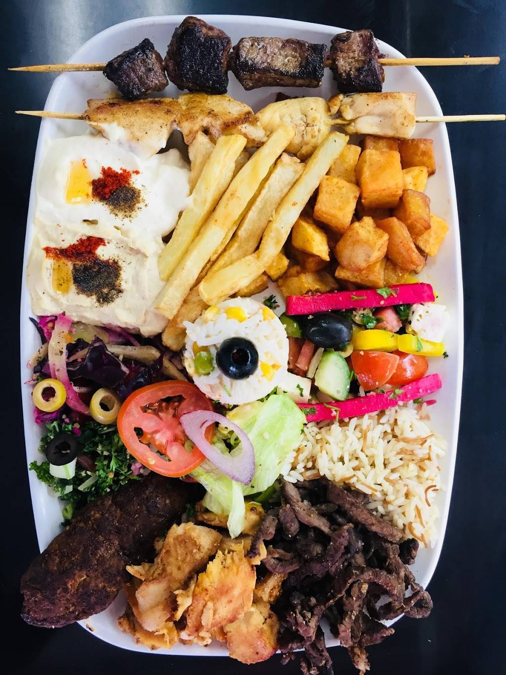 Restaurant DZ Taouk | meal delivery | 2260 Rue Fleury E, Montréal, QC H2B 1K6, Canada | 5143836223 OR +1 514-383-6223