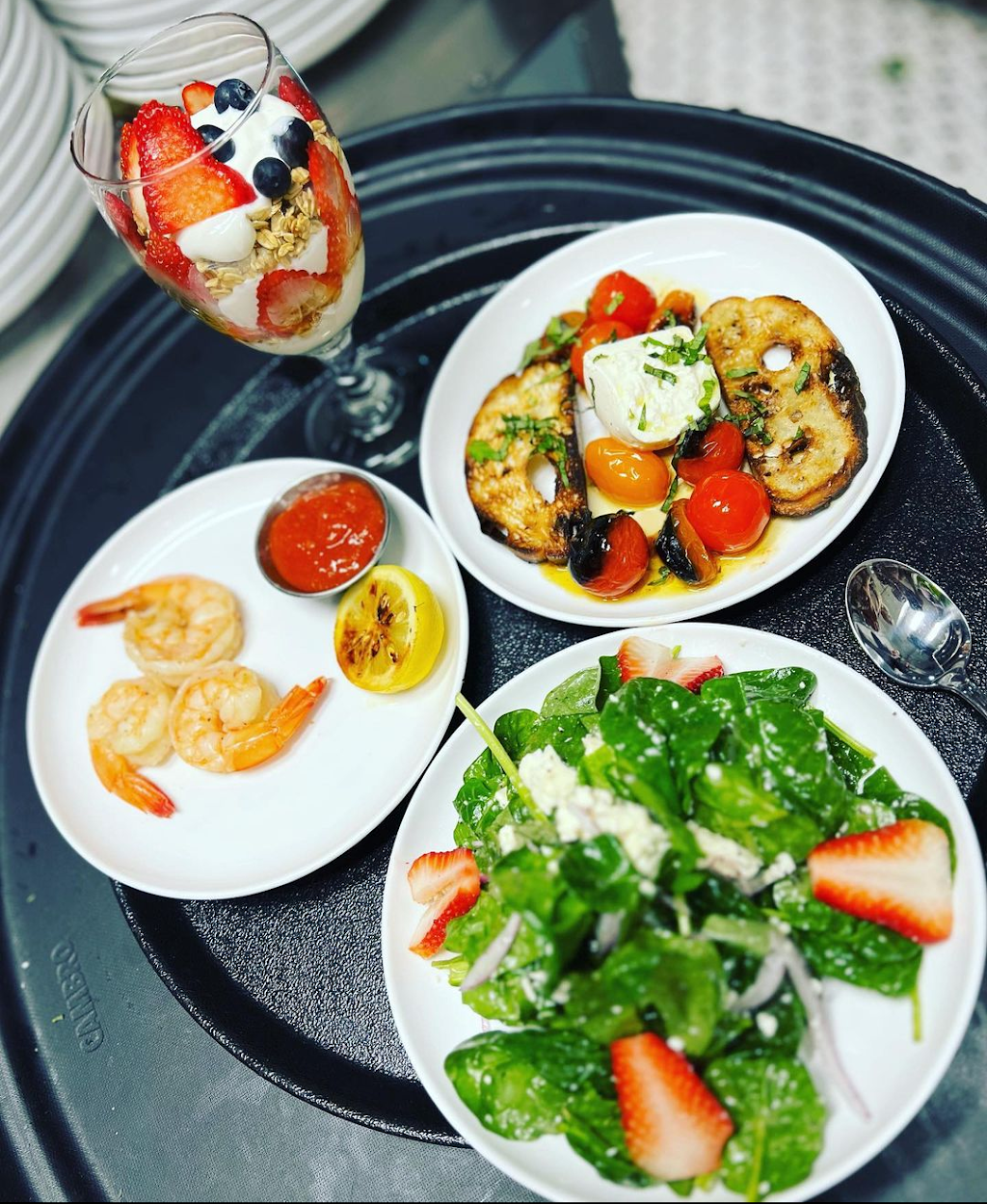 The Standard on Vaughan | restaurant | 145 E Vaughan St, Bertram, TX 78605, USA | 5123558065 OR +1 512-355-8065