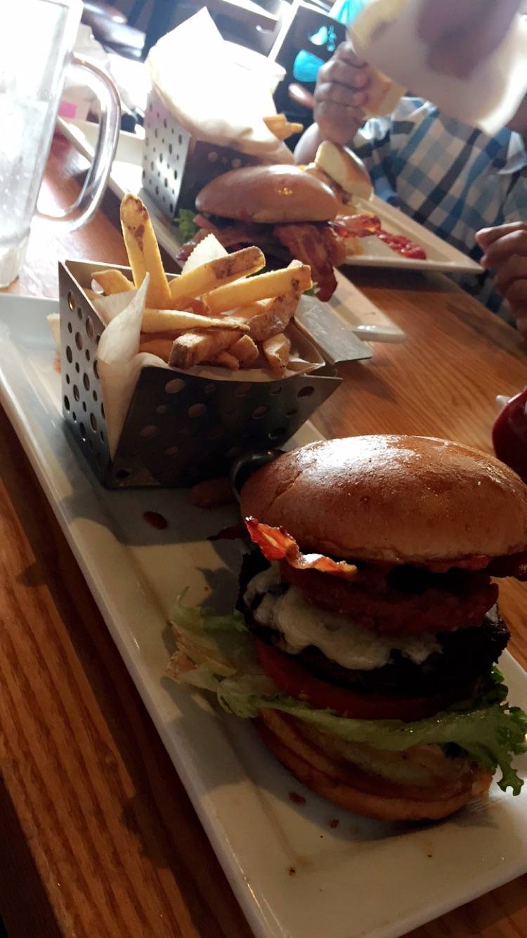 Chilis Grill & Bar | meal takeaway | 8665 Memorial Blvd, Port Arthur, TX 77640, USA | 4097273675 OR +1 409-727-3675