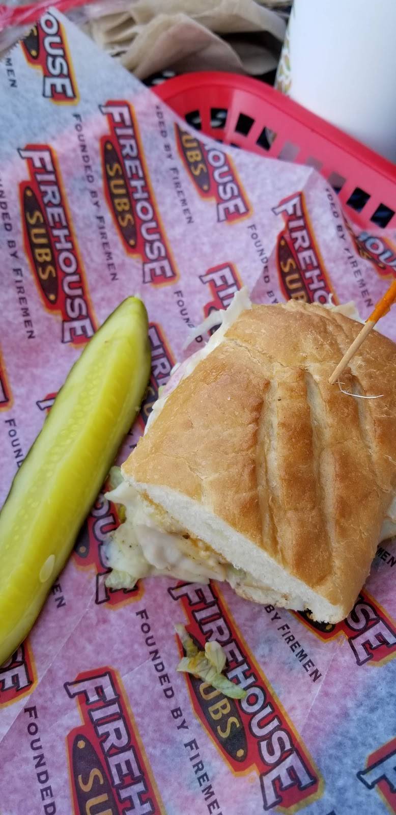 Firehouse Subs | meal delivery | Westdale Mall, 2460 Edgewood Rd SW #200, Cedar Rapids, IA 52404, USA | 3192002514 OR +1 319-200-2514