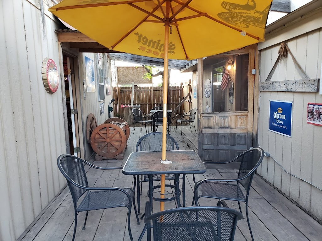 Jos Bar & Grill | restaurant | N, 207 Galveston St, Balmorhea, TX 79718, USA | 4323750390 OR +1 432-375-0390