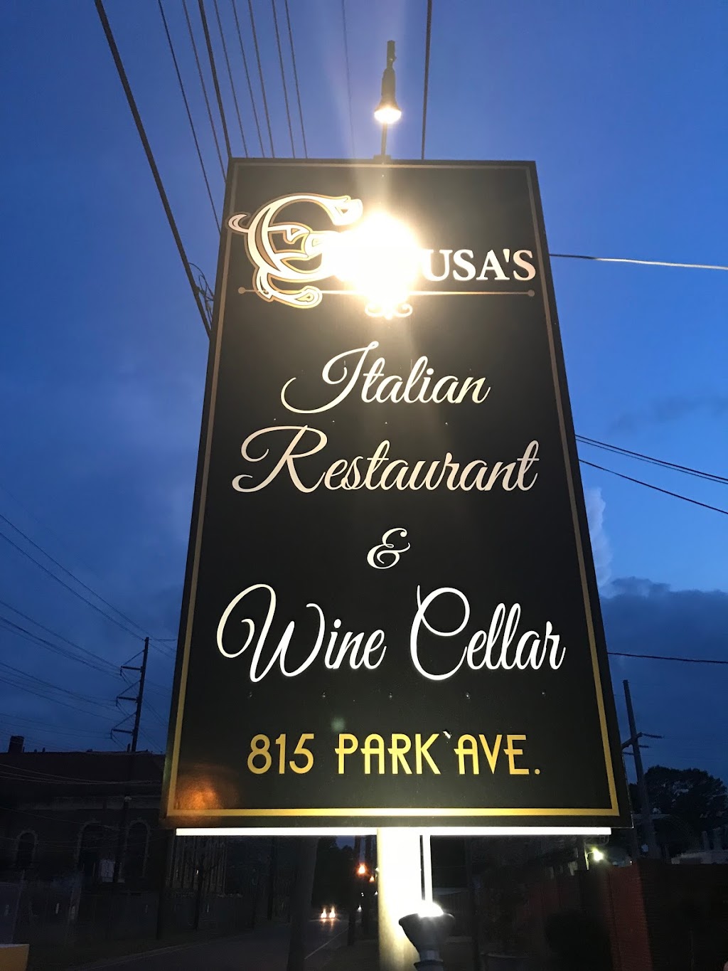 Genusas Italian Restaurant | restaurant | 815 Park Ave, Monroe, LA 71201, USA | 3183873083 OR +1 318-387-3083