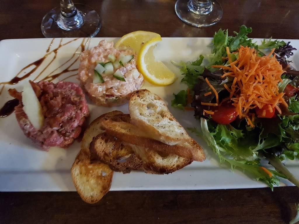 Les Tire-Bouchons | restaurant | 82 Rue du Roi, Sorel-Tracy, QC J3P 4M8, Canada | 4508553473 OR +1 450-855-3473