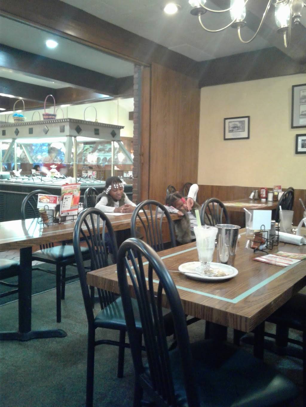 Big Boy | restaurant | 20710 Mack Ave, Grosse Pointe, MI 48236, USA | 3138861991 OR +1 313-886-1991