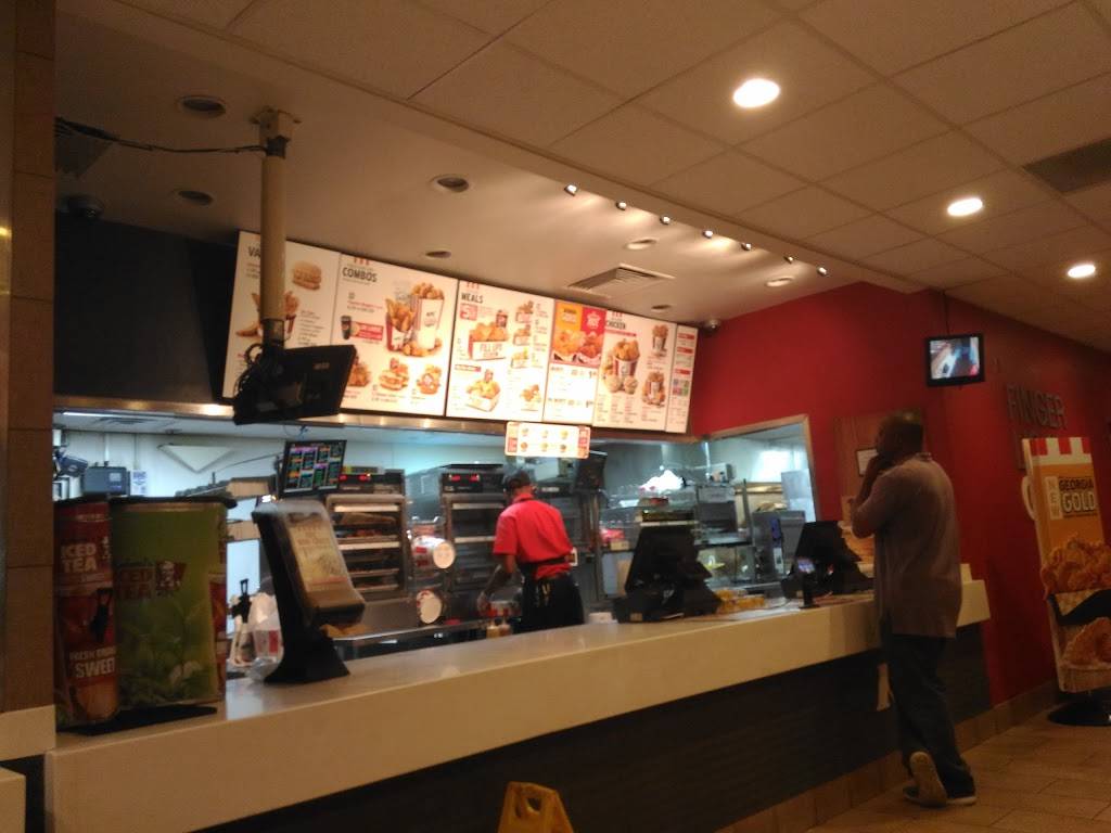 KFC - Restaurant | 2800 Airline Blvd, Portsmouth, VA 23701, USA