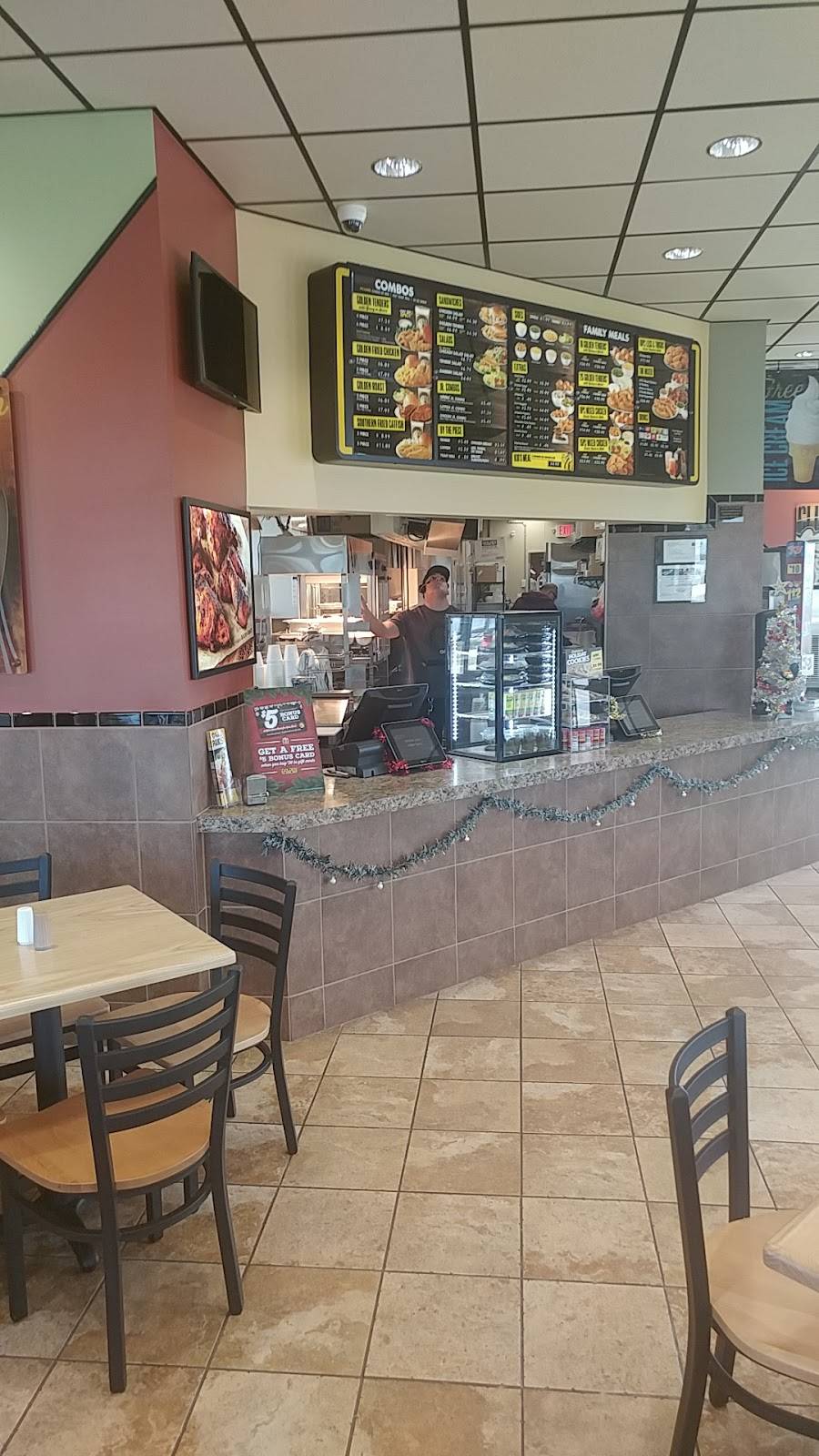 Golden Chick | meal takeaway | 11620 I-35, Jarrell, TX 76537, USA | 5125983808 OR +1 512-598-3808