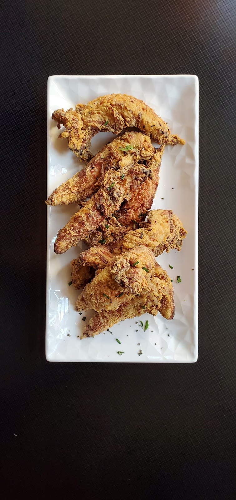 Chicago Wing Authority | restaurant | 3220 W Grand Ave, Chicago, IL 60651, USA | 7732313154 OR +1 773-231-3154