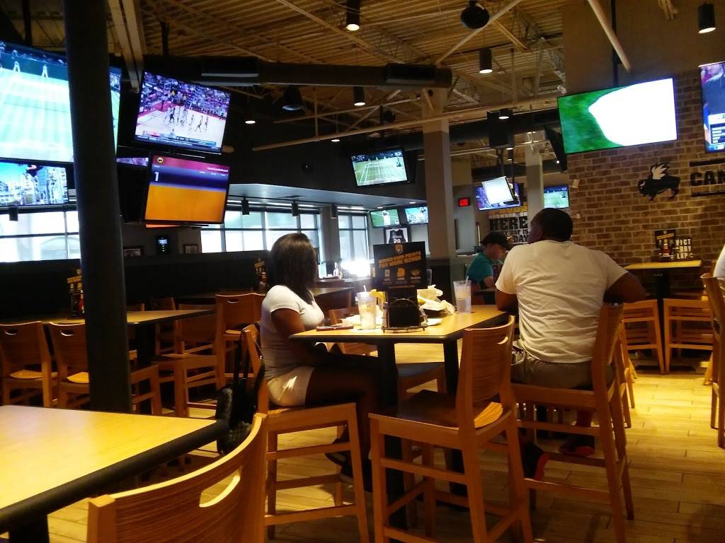 Buffalo Wild Wings | restaurant | 2692 Madison Rd A7, Cincinnati, OH 45208, USA | 5133519464 OR +1 513-351-9464